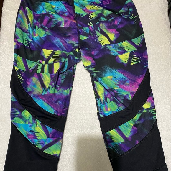 Fila Sport capri yoga or workout pants - Picture 2 of 4